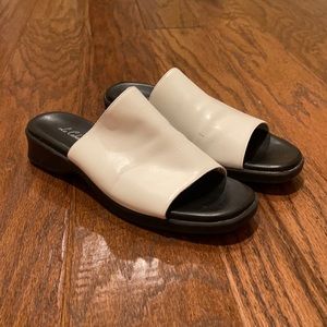 White Single Strap Leather Slip ons- La Cabaña